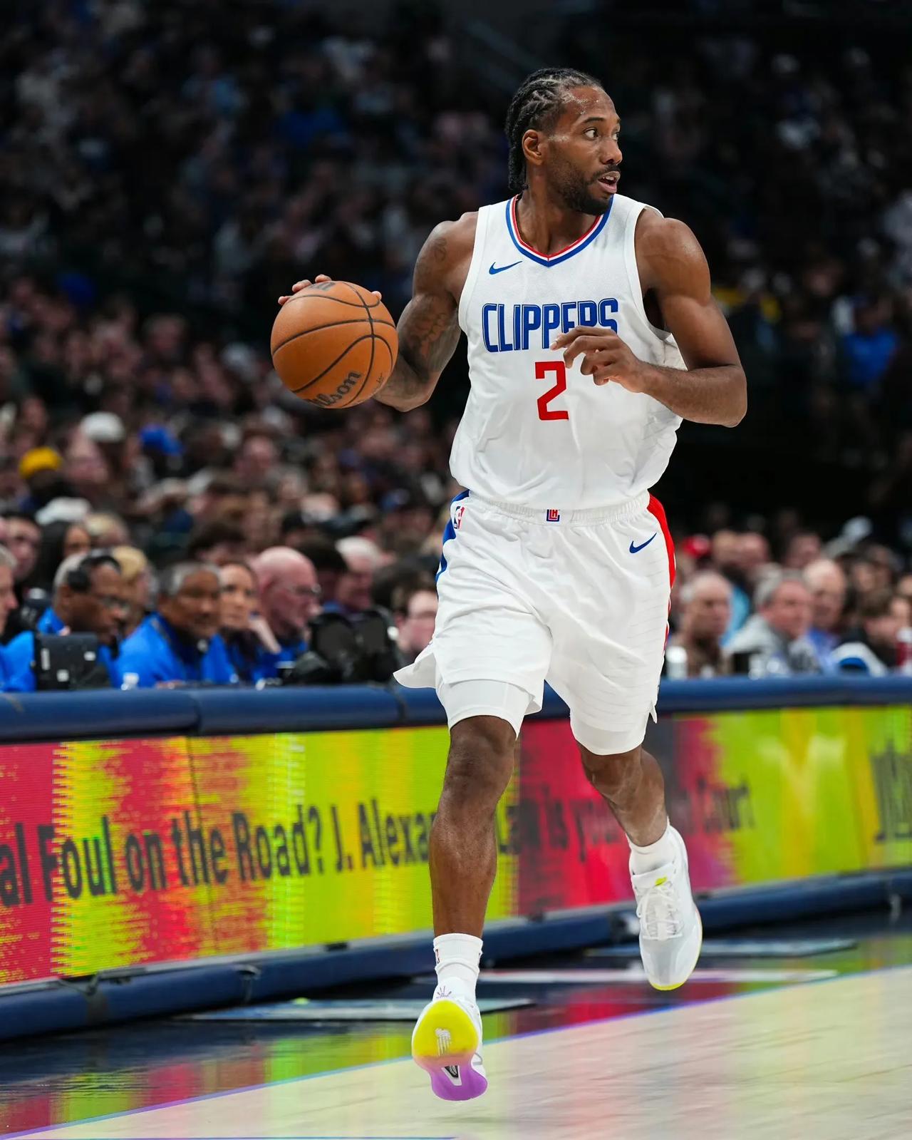 快船球员在比赛中充分释放实力带队赢得比赛 快船球员在比赛中充分释放实力带队赢得比赛