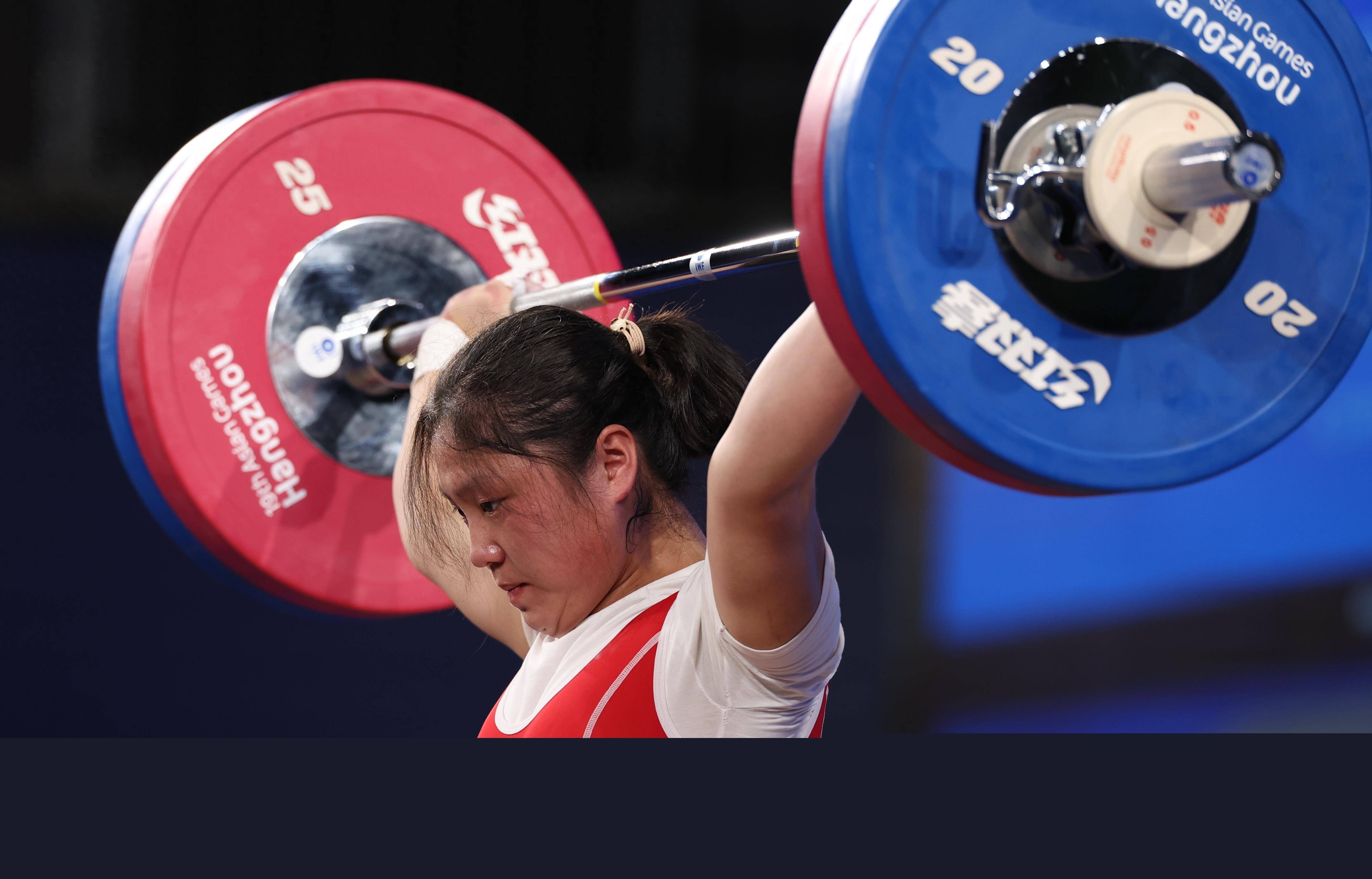 拉脱维亚运动员在举重比赛中刷新记录 拉脱维亚运动员在举重比赛中刷新记录