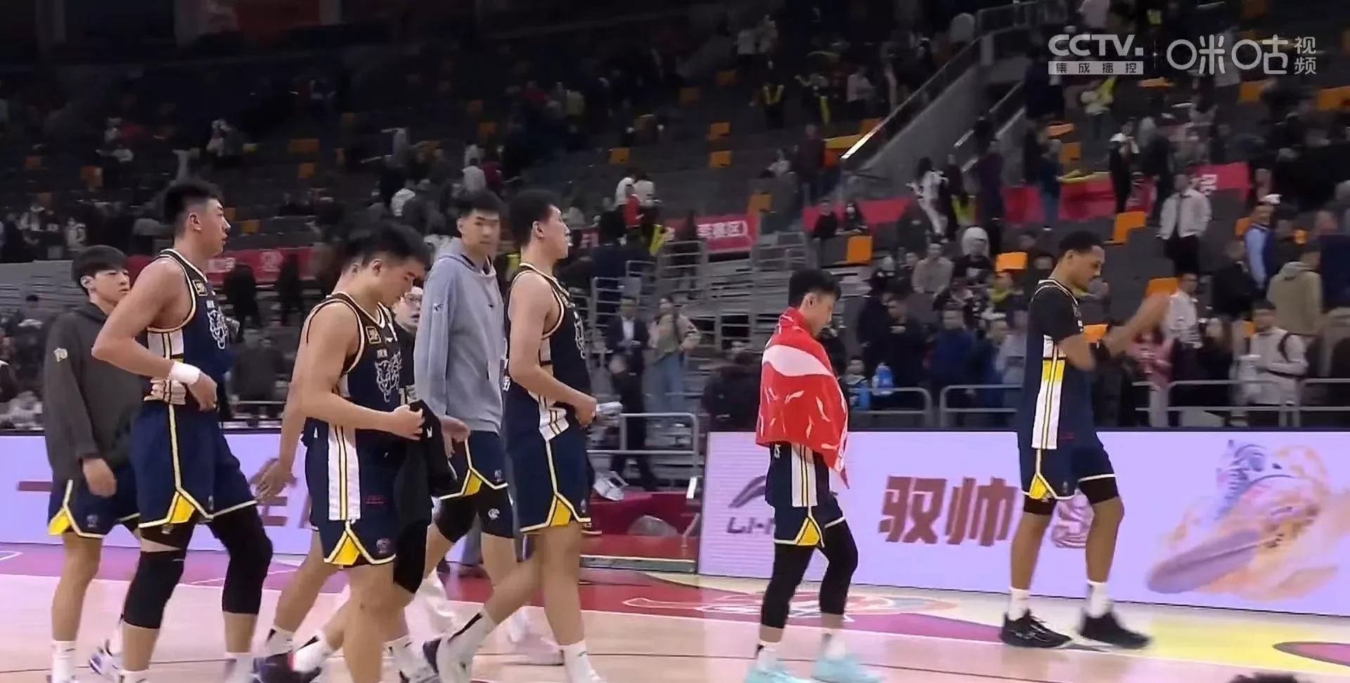 世俱杯决赛-吉林队两大外援接连受伤,士气受挫