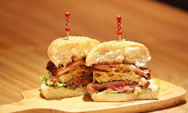 汉堡痛失胜利,保级之路漫漫 汉堡痛失胜利,保级之路漫漫