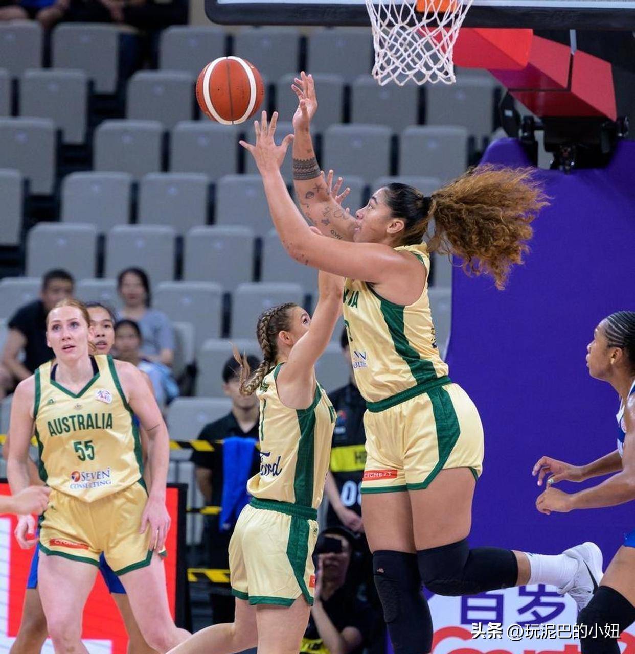 澳大利亚女篮队同德国队争夺亚洲杯