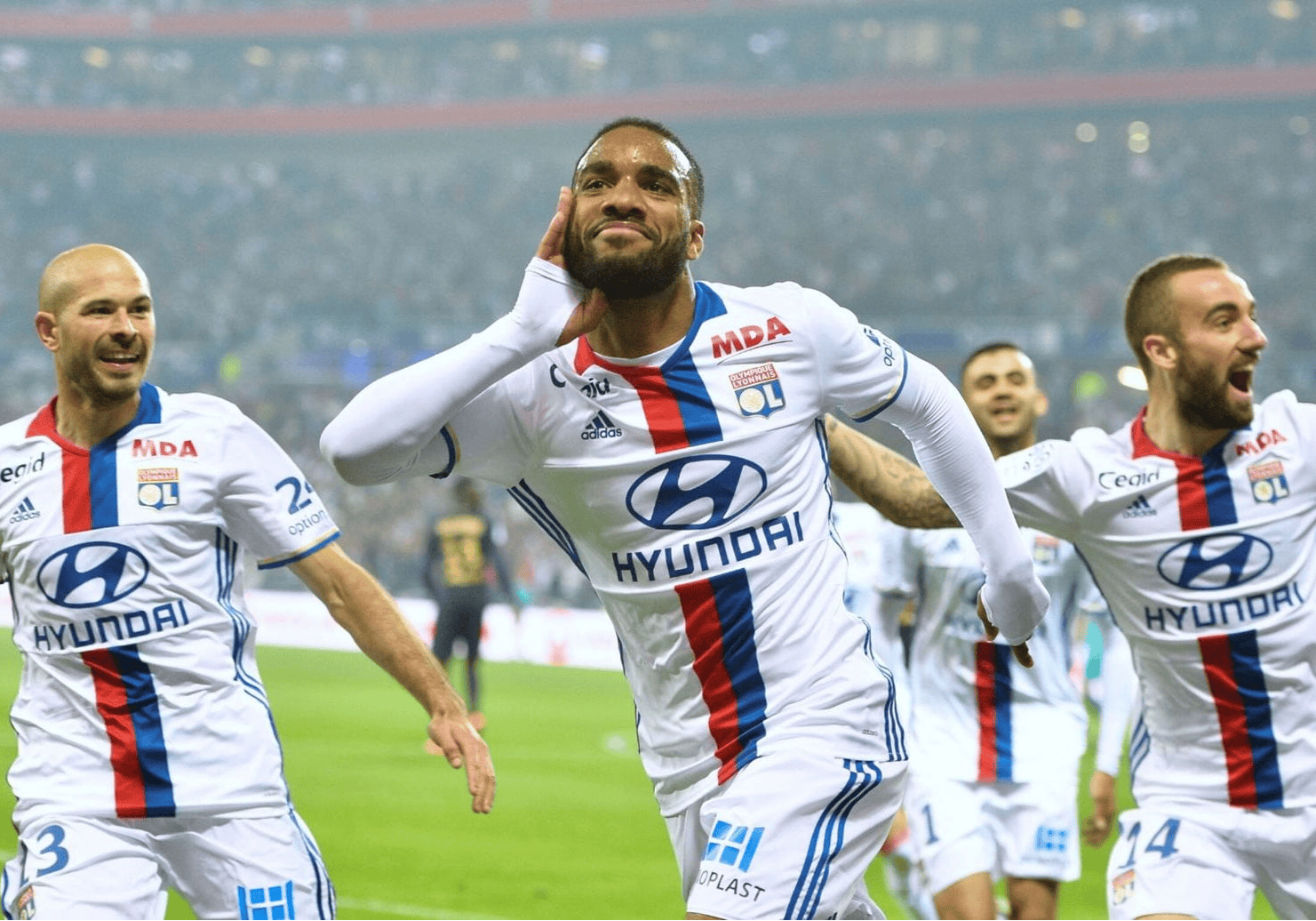 里昂主帅调整球队战术，迎战强敌