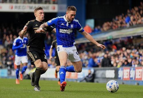 包含谢周三客场击败考文垂,暂时摆脱降级区的词条 包含谢周三客场击败考文垂,暂时摆脱降级区的词条