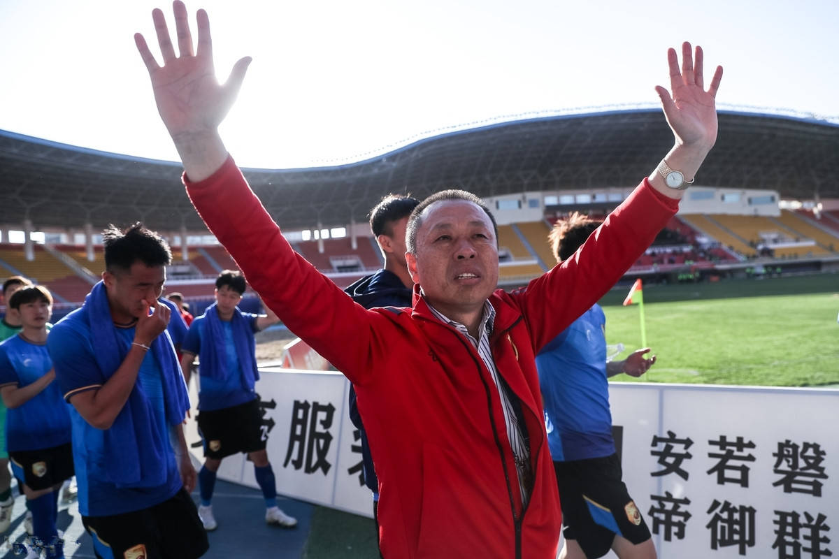 关于球队队员表现出色,助力取得一连串胜利的信息 关于球队队员表现出色,助力取得一连串胜利的信息