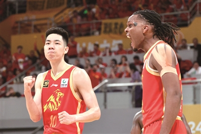 篮球男队逆袭成功，取得关键胜利挺进决赛