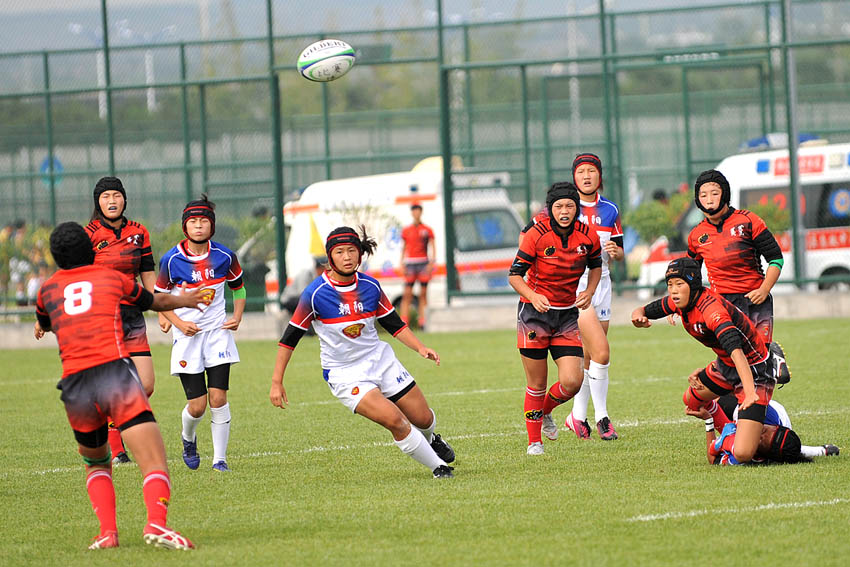 包含惊险比分胜出，队伍在激烈对抗中脱颖而出的词条