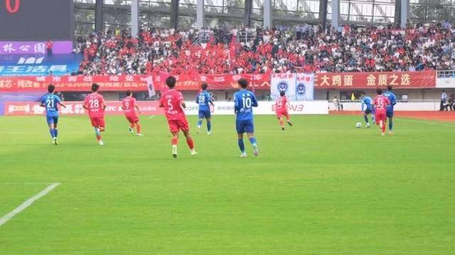 里昂客场硬仗不畏劣势，实现绝地反击