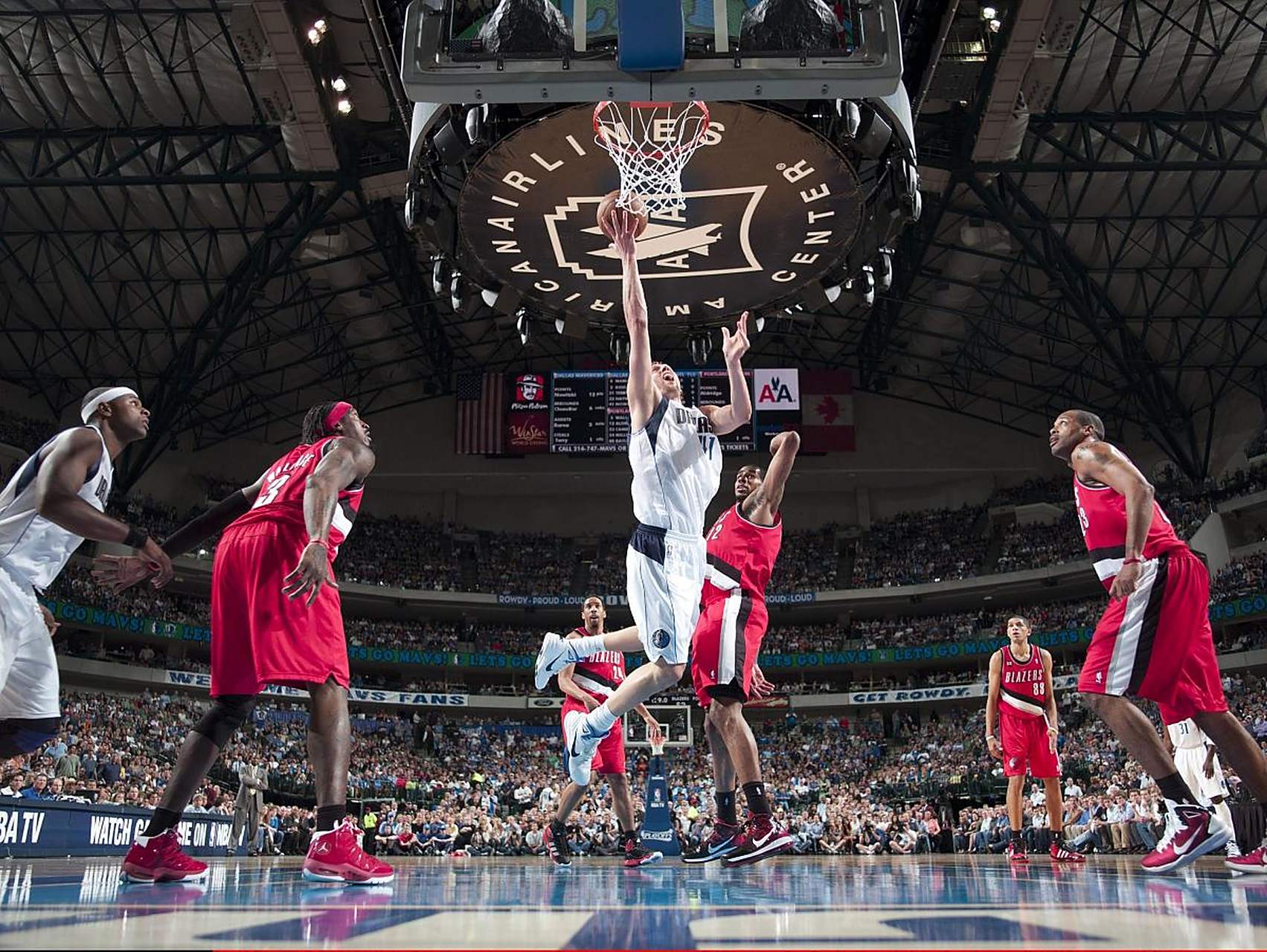 惊险比赛中球队捉住机会,绝杀对手 惊险比赛中球队捉住机会,绝杀对手
