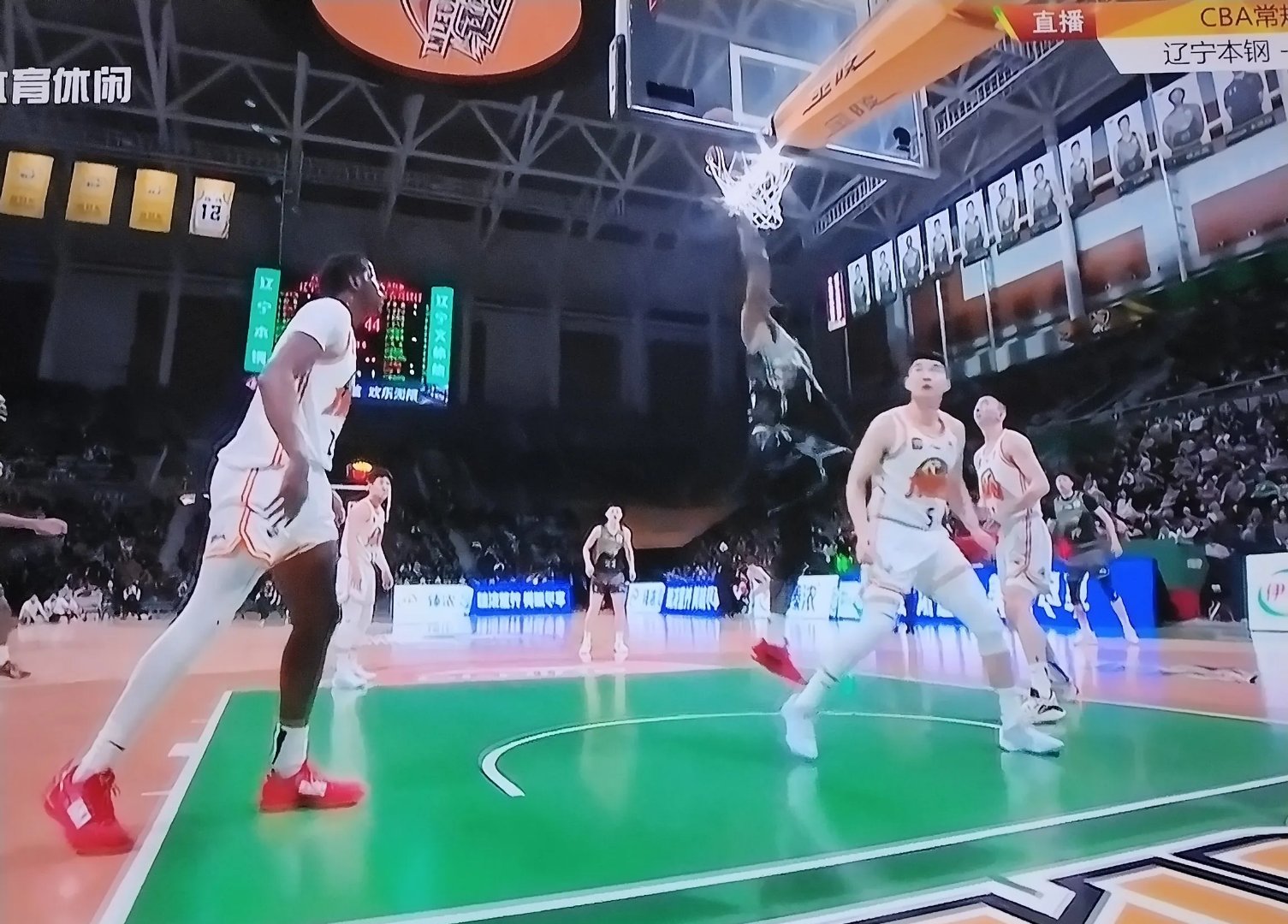 世俱杯官网-吉林男篮大胜重庆,成功晋级淘汰赛!