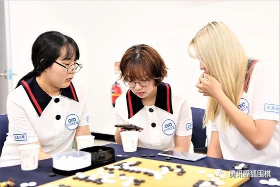 世俱杯参赛资格-排球赛场上演绝地反击!三局横扫对手!