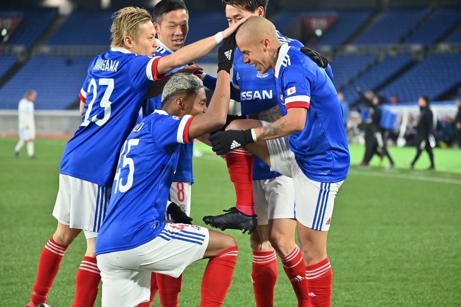 横滨水手击退对手，晋级亚冠八强赛