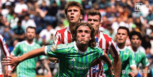 世俱杯冠军-精妙一战!国际足球赛事上的球员风采