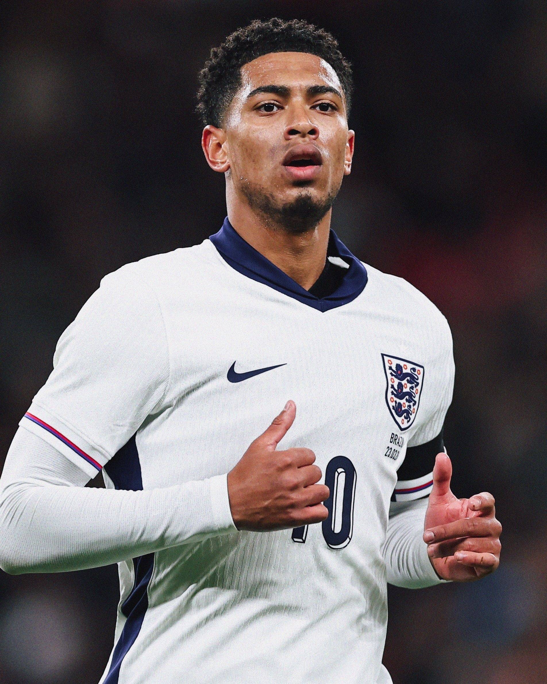 近期足球比赛中球员表现抢眼