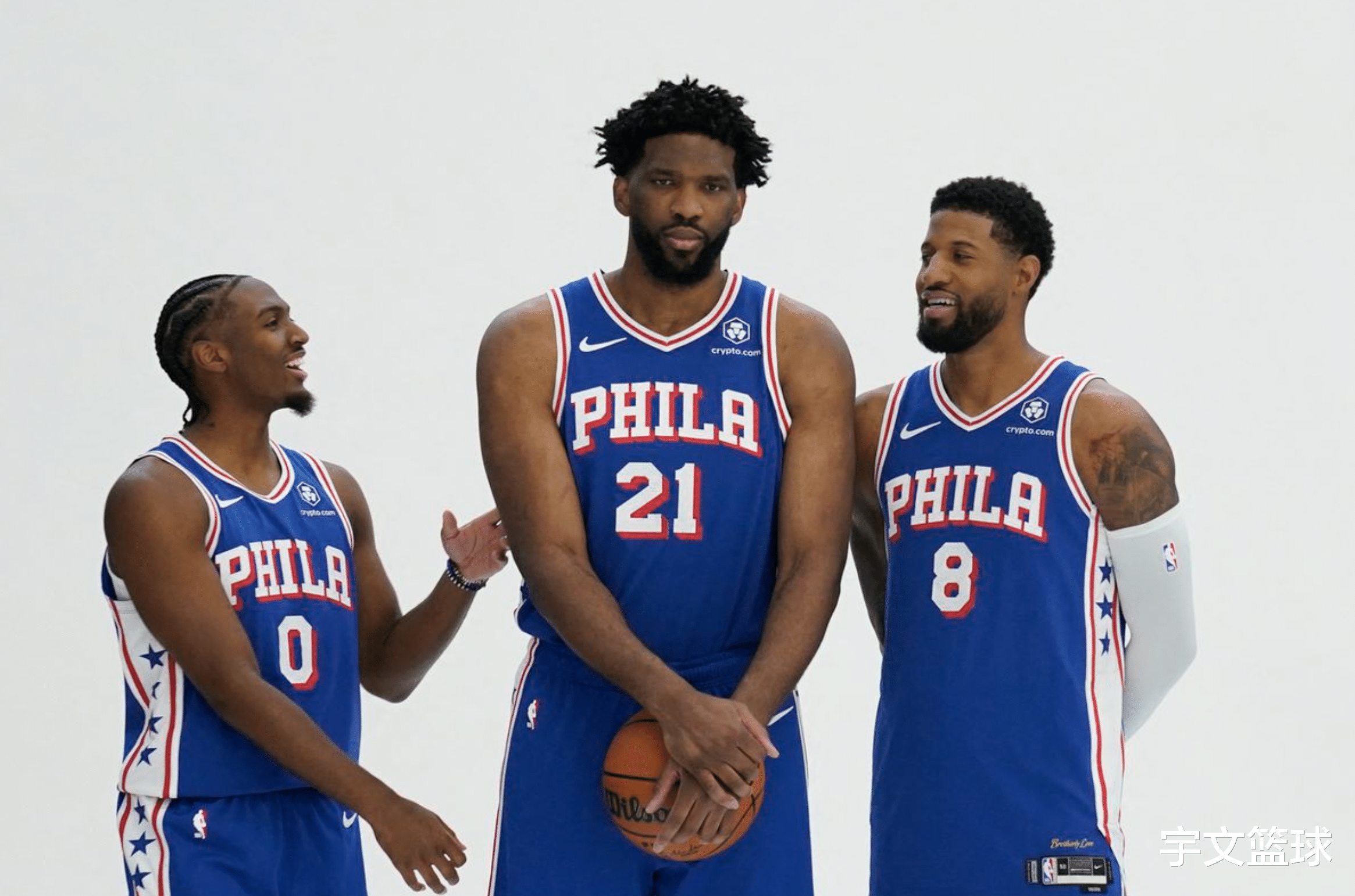 包含76人主帅沃顿豪取四连胜，球队离东部榜首更近的词条