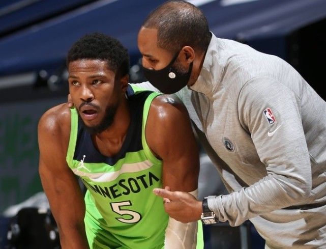 老鹰客场击败森林狼，杨恩砍下40+破纪录