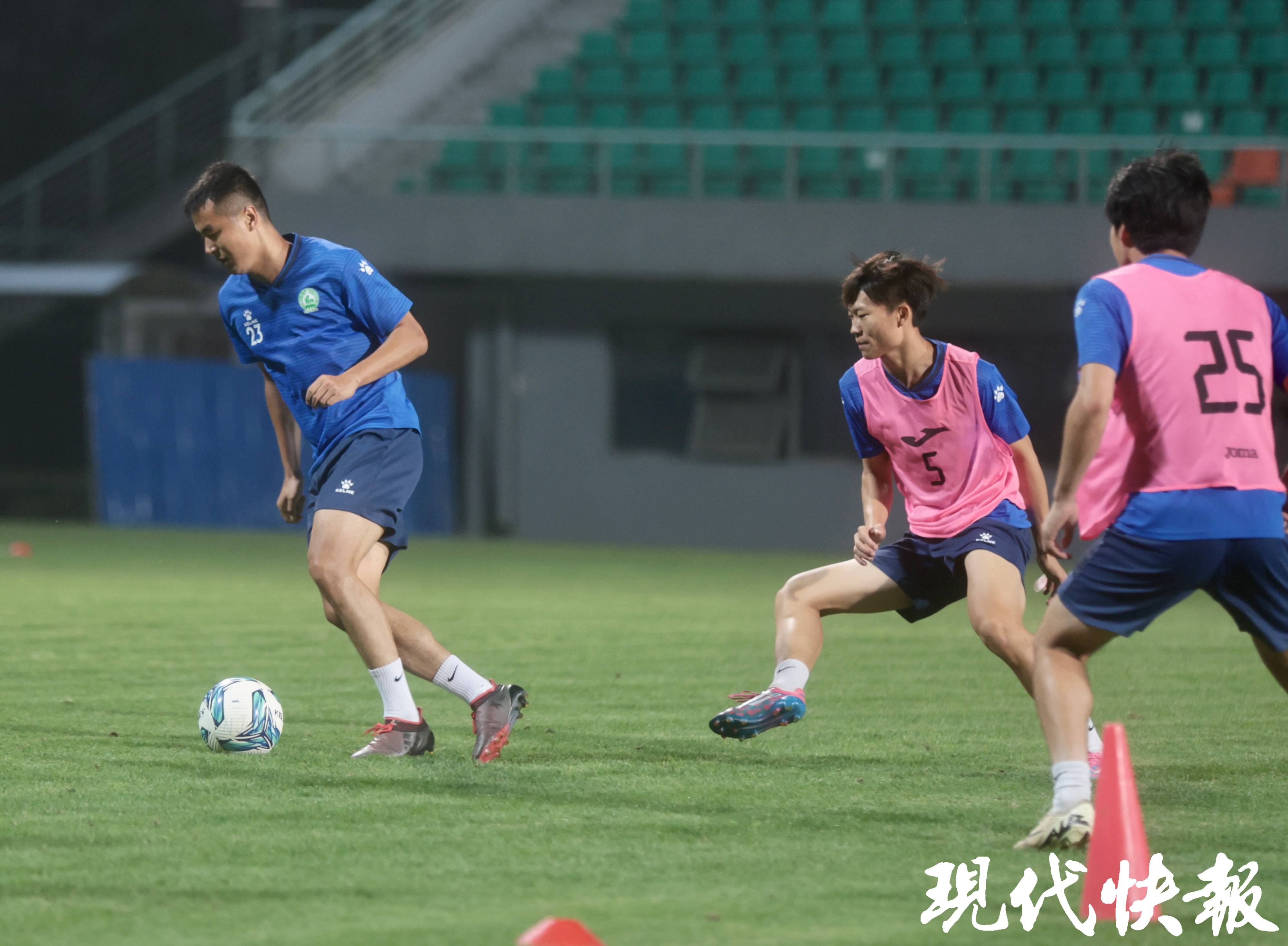 世俱杯冠军-西班牙全取三分,实力稳固小组第一