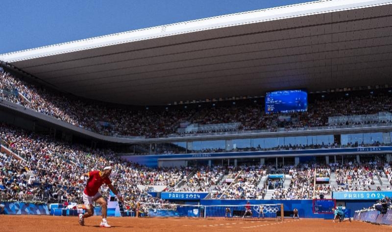 包含戴维斯杯险胜年终总决赛，纳达尔带队取胜的词条