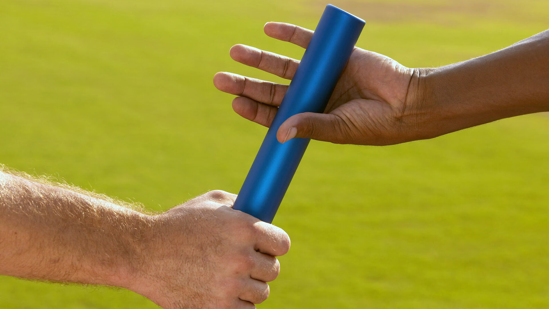 绿茵绝杀与棋盘终局，当德比激情碰撞孤勇者