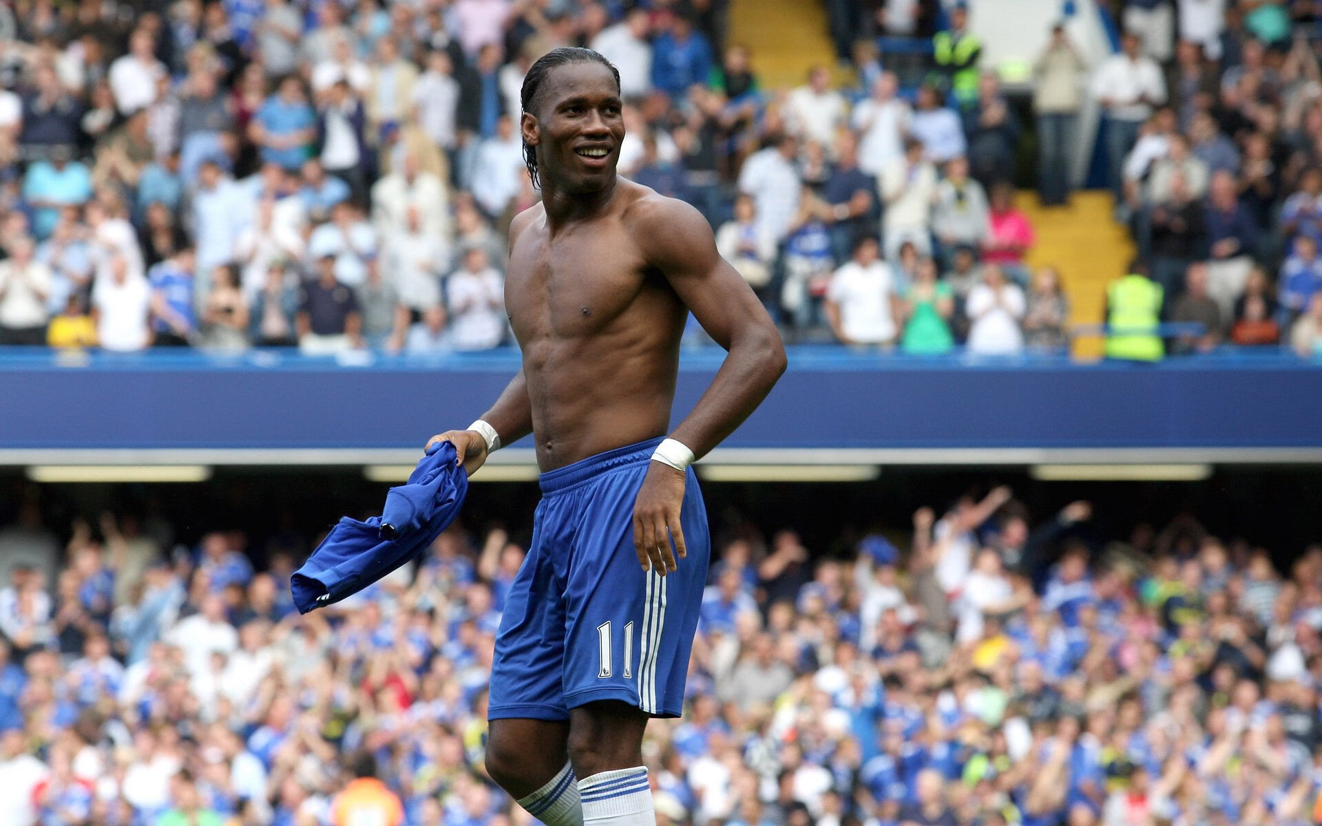 世俱杯-节奏之王，金玟哉在芬兰对阵皇家社会中的完全掌控