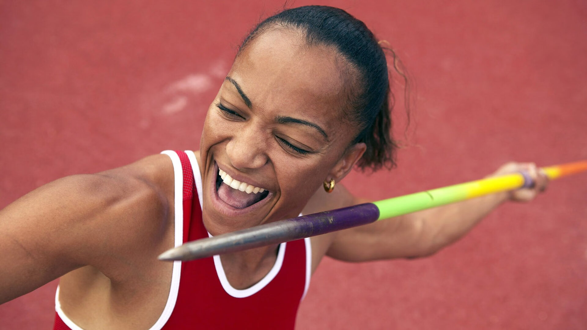 世俱杯直播-F1新赛季揭幕战之夜,当黑夜吞噬赛道,唯有拉梅洛持续在线